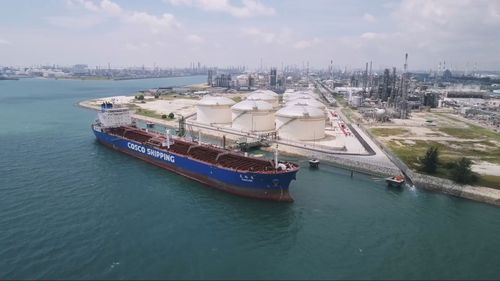 Австралия заключила соглашение с Сингапуром о поставках топлива. Но почему цены по-прежнему высоки?