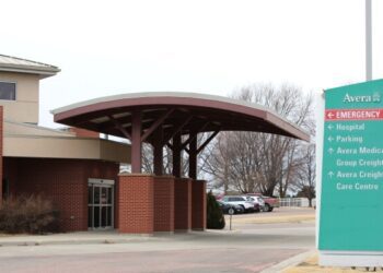 Бахрейн смягчил предложение ООН из-за возражений против разрешения применения силы для открытия Ормузского пролива.