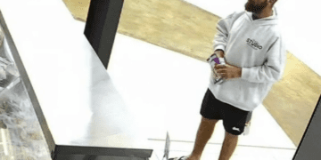 «Воришка, похитивший грудинку, попал в объектив камеры, украв говядину премиум-класса на сотни долларов».