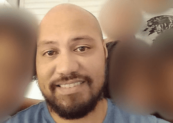 «Заботливый» отец пятерых детей погиб после того, как его, предположительно, сбил водитель-подросток.