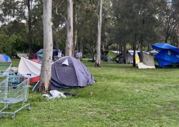 Стоимость жизни: По данным организации Vinnies, большинство австралийцев «не могут позволить себе бежать» от домашнего насилия.