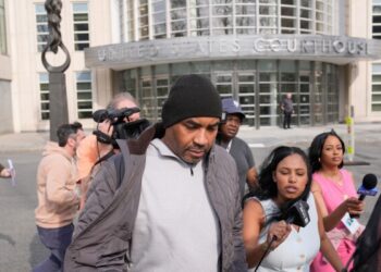 Смерть беженца, оставленного сотрудниками пограничной службы в пончиковой в Буффало, квалифицирована как убийство.