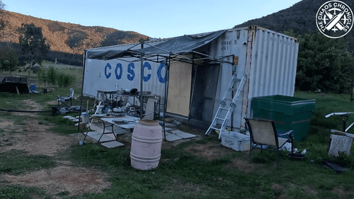 Убежище Дези Фриман: взгляд изнутри самого печально известного австралийского грузового контейнера.