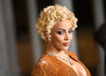 Доджа Кэт защищает Мадонну от троллей, которые говорят, что легенда «слишком стара» для выступлений: «Вы чувствуете угрозу со стороны пожилой женщины, которая может работать вечно?» Доджа Кэт защищает Мадонну от троллей, которые говорят, что легенда «слишком стара» для выступлений: «Вы чувствуете угрозу со стороны пожилой женщины, которая может работать вечно?»