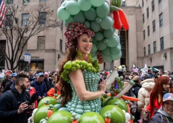 Похоронная речь в честь справочника ЦРУ: бесплатный источник мировой информации, долгое время бывший неотъемлемой частью образования, прекратил своё существование.