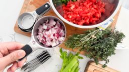 Даже одна ежедневная порция ультрапереработанных продуктов может повысить риск развития деменции.