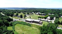 Эксклюзив: Трамп предпринимает шаги для ускорения депортации детей-мигрантов, находящихся под стражей в США.