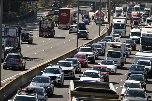 Эксперт рассказал, придется ли австралийцам нормировать потребление топлива.