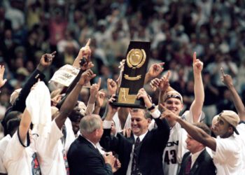 В противостоянии с «монстрами» из Мичигана команда UConn оказалась в неожиданном положении аутсайдера. В противостоянии с «монстрами» из Мичигана команда UConn оказалась в неожиданном положении аутсайдера.