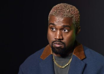 После запрета на поездки в Великобританию, введенного Йе, лондонский фестиваль Wireless официально отменен. После запрета на поездки в Великобританию, введенного Йе, лондонский фестиваль Wireless официально отменен.