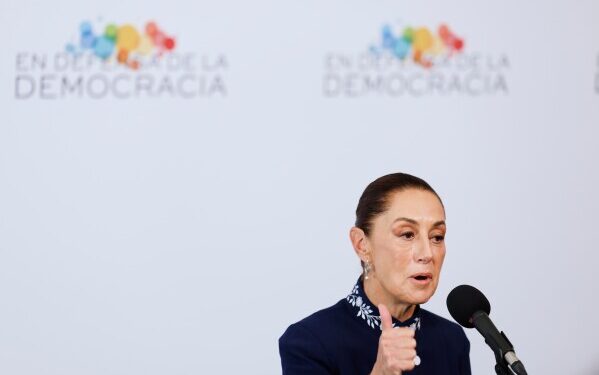 Вооруженный мужчина расстрелял нескольких туристов у исторических пирамид в Мексике, убив канадца.