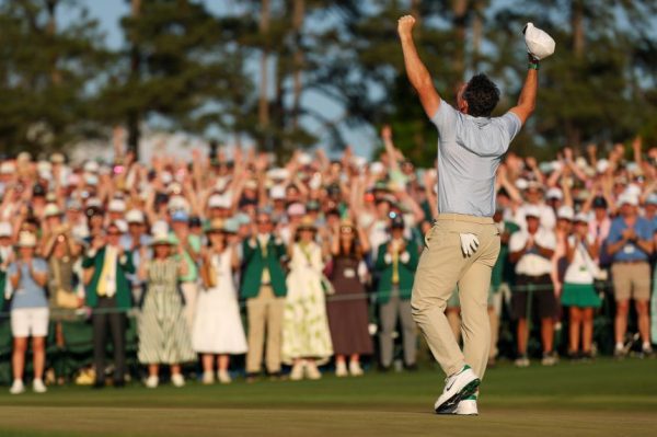 Мужество, гримасы и слава: в воскресенье на поле для гольфа Augusta National в полной мере ощутили на себе все прелести игры Рори Макилроя.