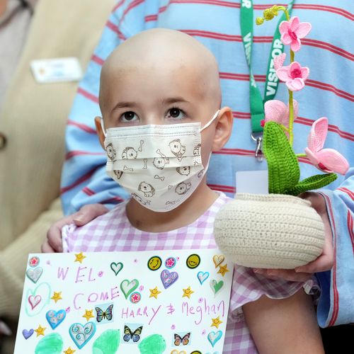 Гарри и Меган посетили детскую больницу в рамках первого визита в Австралию.