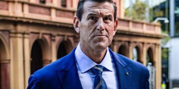 Как пятилетнее расследование привело к аресту Бена Робертса-Смита в аэропорту Сиднея