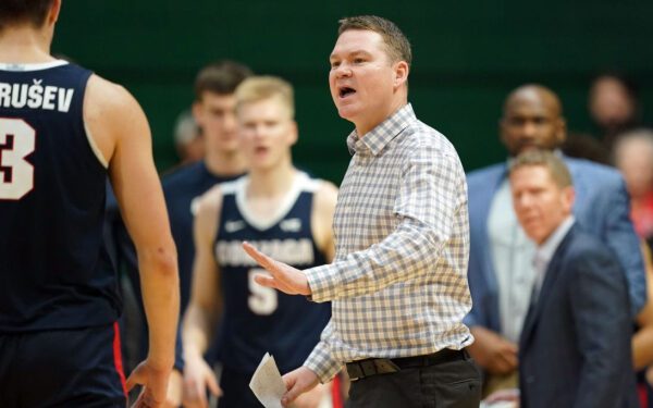 Как десятилетия, проведенные в «Гонзаге», подготовили Томми Ллойда к выходу в «Финал четырех» в Аризоне — и почему он отказался от предложения Университета Северной Каролины. Как десятилетия, проведенные в «Гонзаге», подготовили Томми Ллойда к выходу в «Финал четырех» в Аризоне — и почему он отказался от предложения Университета Северной Каролины.