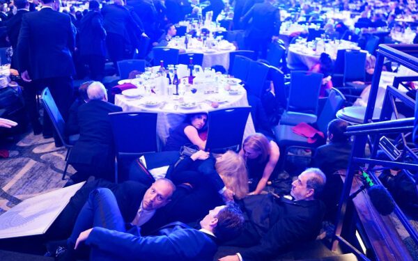 Как крупнейший ежегодный ужин в Вашингтоне превратился в хаос и место преступления.