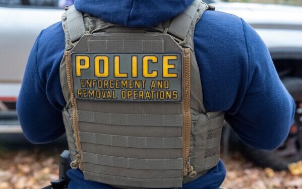 Иммиграционная и таможенная служба США (ICE) развернула масштабную кампанию по набору персонала. Как показало расследование AP, наличие безупречной репутации не требовалось.