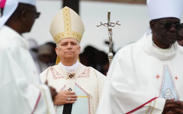 Иран вновь закрыл Ормузский пролив из-за блокады со стороны США и обстрелял корабли.