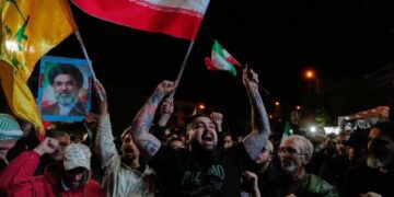 Верховный лидер Ирана обещает защитить ядерный и ракетный потенциал.