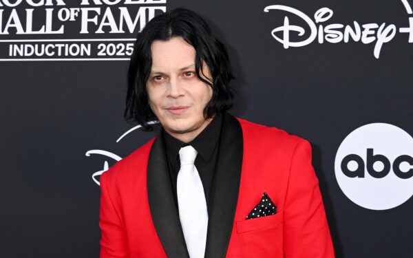 Джек Уайт, Энн Хэтэуэй и другие: какой ваш любимый новый музыкальный релиз этой недели? Голосуйте!