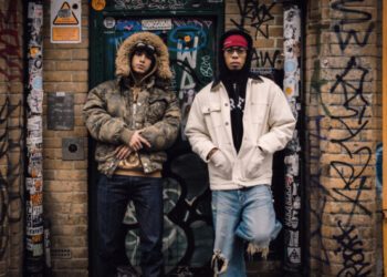 Джимми и Уиза из группы Psychic Fever рассказывают об эволюции группы и о сильных сторонах, обнаруженных за рубежом. Джимми и Уиза из группы Psychic Fever рассказывают об эволюции группы и о сильных сторонах, обнаруженных за рубежом.