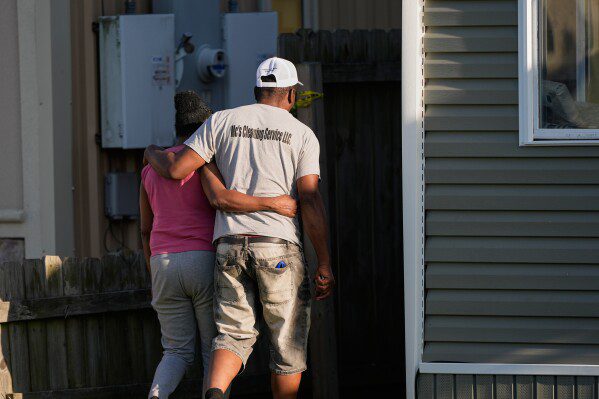 Полиция сообщает, что в Луизиане отец убил семерых своих детей, а также еще одного ребенка, в результате стрельбы в своем доме.