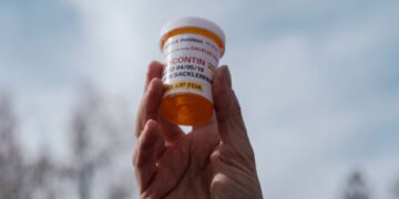 «Удар под дых»: После долгих лет ожидания многие жертвы опиоидной зависимости останутся без компенсации от компании Purdue.