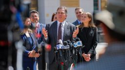 «Крупные технологические компании или семьи?» Родители направляются в Вашингтон, чтобы возобновить борьбу за законы о безопасности в интернете.