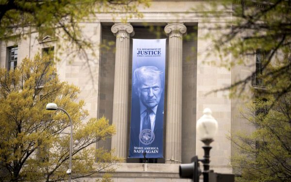 «Они потеряли поддержку присяжных»: в этом году офис Жанин Пирро изо всех сил пытается выиграть судебные процессы. «Они потеряли поддержку присяжных»: в этом году офис Жанин Пирро изо всех сил пытается выиграть судебные процессы.