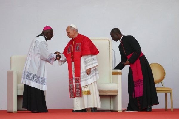 Многие африканские католики с радостью встретили первый визит Лео. Другие же опасаются, что он придал легитимность авторитарным лидерам.