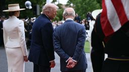 Мелания Трамп и королева Камилла играют вспомогательные роли во время государственного визита.