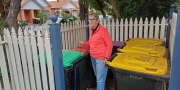 Жители Мельбурна разделились во мнениях по поводу новых правил городского совета по вывозу мусора.