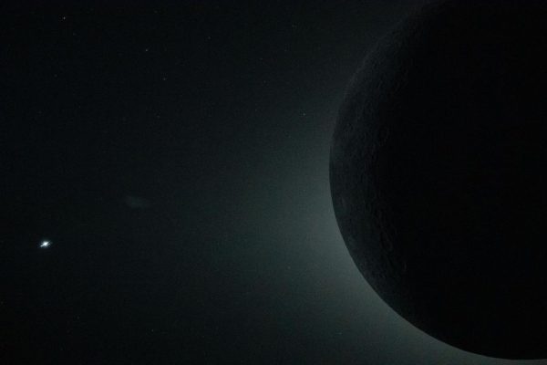 НАСА опубликовало новые снимки захода Земли и затмения, сделанные во время исторического пролета мимо Луны.