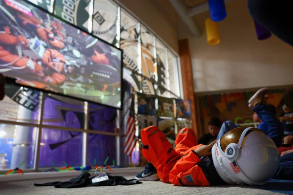 НАСА опубликовало новые снимки захода Земли и затмения, сделанные во время исторического пролета мимо Луны.