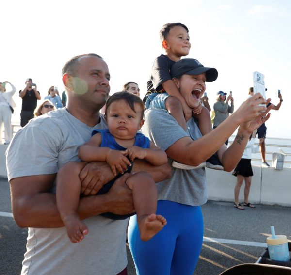 НАСА опубликовало новые снимки захода Земли и затмения, сделанные во время исторического пролета мимо Луны.
