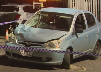 Один человек погиб в результате наезда автомобиля возле выставки комиксов.