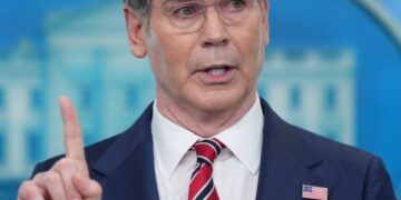 Пакистанская делегация прибыла в Тегеран с целью снижения напряженности и организации новых американо-иранских переговоров.