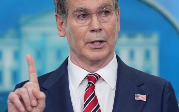 Пакистанская делегация прибыла в Тегеран с целью снижения напряженности и организации новых американо-иранских переговоров. Пакистанская делегация прибыла в Тегеран с целью снижения напряженности и организации новых американо-иранских переговоров.