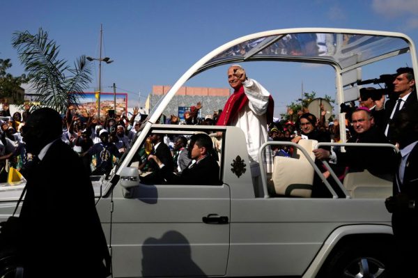 Папа Лев прокомментировал конфликт с Трампом, заявив, что «дебаты» не являются главной темой его поездки в Африку.