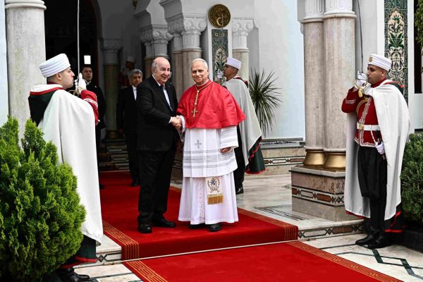 Папа Лев прокомментировал конфликт с Трампом, заявив, что «дебаты» не являются главной темой его поездки в Африку.