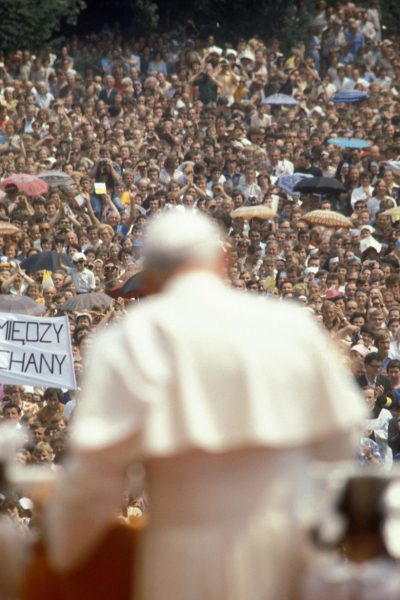 Цель Папы Льва гораздо шире, чем Трамп. Он осуждает «Иисуса-сторонника MAGA».