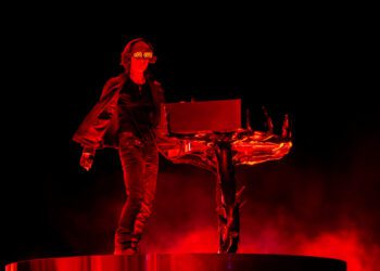 Резз отменил выступление на втором уикенде Coachella: «Я продолжал настаивать, думая, что все будет хорошо». Резз отменил выступление на втором уикенде Coachella: «Я продолжал настаивать, думая, что все будет хорошо».