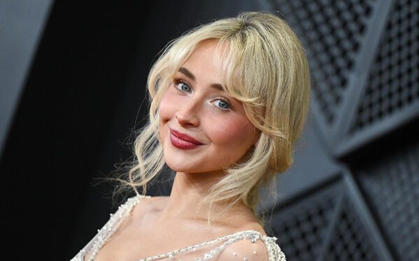 Сабрина Карпентер пригласила Маделин Клайн и Маргарет Куолли для участия в видеоролике «Экскурсия по дому»: посмотрите тизер. Сабрина Карпентер пригласила Маделин Клайн и Маргарет Куолли для участия в видеоролике «Экскурсия по дому»: посмотрите тизер.