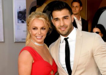 Сэм Асгари надеется, что Бритни Спирс «выздоравливает» после того, как певица поступила в реабилитационный центр.