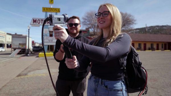 Она не может перестать вести стриминг.