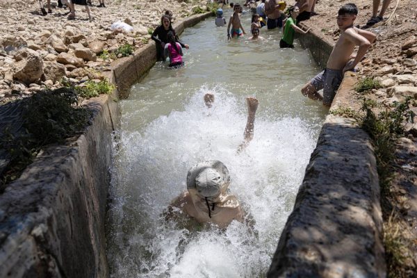 Разбитые трубы, забитые колодцы: на Западном берегу пересохли краны, поскольку израильские поселенцы нацелились на водоснабжение палестинцев.