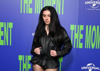 Извините, фанаты «Brat»: следующий альбом Charli xcx будет рок-альбомом, потому что «танцпол мертв».