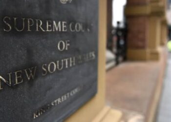 «Распылите краску»: женщину отпустили под залог после того, как она якобы помогала стрелку из Маунт-Друитта.