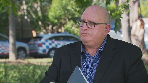 Подросток был застрелен полицией после того, как, предположительно, вытащил нож во время проверки условий жизни.