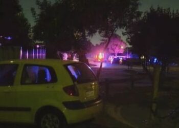 Подросток получил травмы головы, упав с капота автомобиля в восточной части Перта.